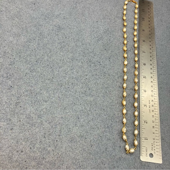 Napier Gold Pearl Necklace 24 In Swirl Cage Oval Retro Vintage Classic Elegant - Picture 6 of 6